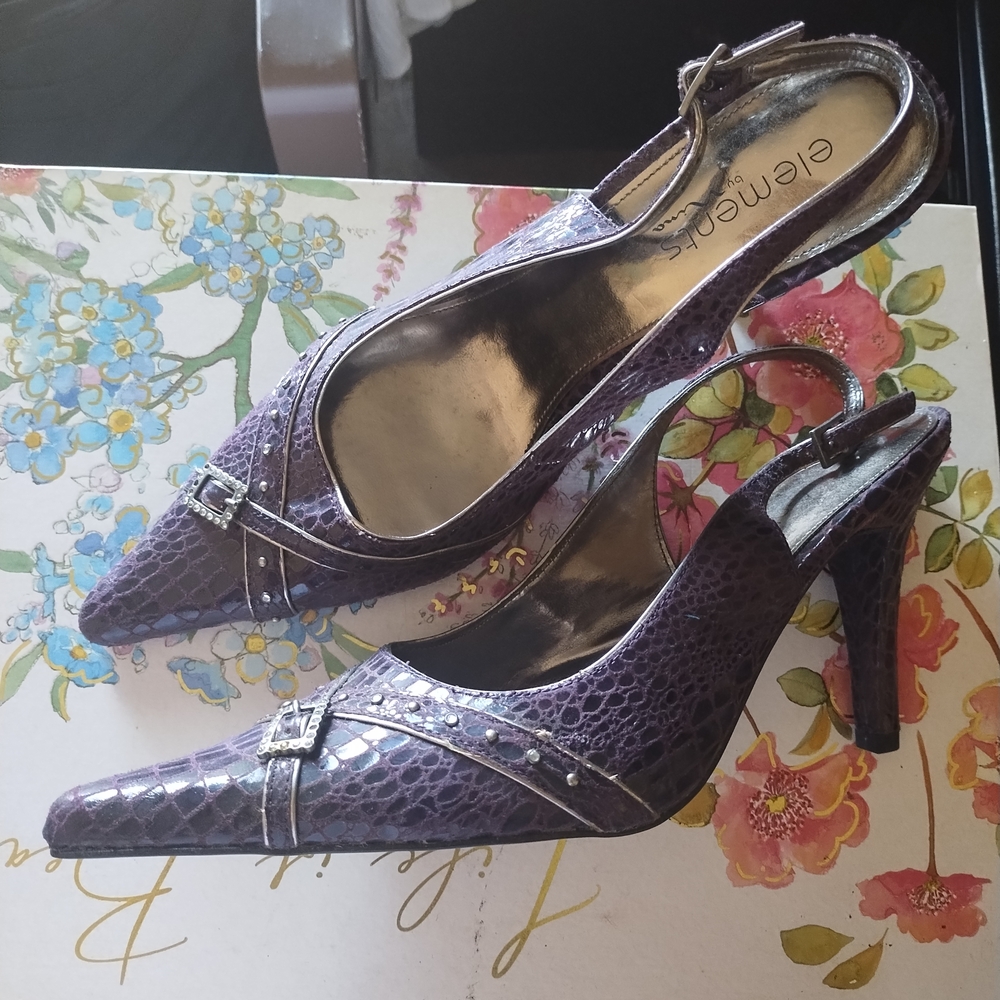 Classic Elements Purple Heels with Wingtip Detailing